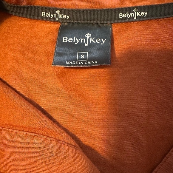 *CLEARANCE* Belyn Key Orange sleeveless golf tank top w/grommet detail Small - Picture 7 of 13